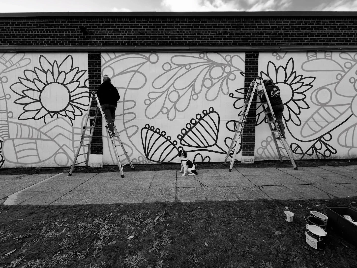 bookending our (exterior) 🎨 year with this important new addition to the #centraldistrict: the @seattlechildrens #odessabrown clinic expansion! we painted each side of the new clinic block as construction was completed over the year. design provided