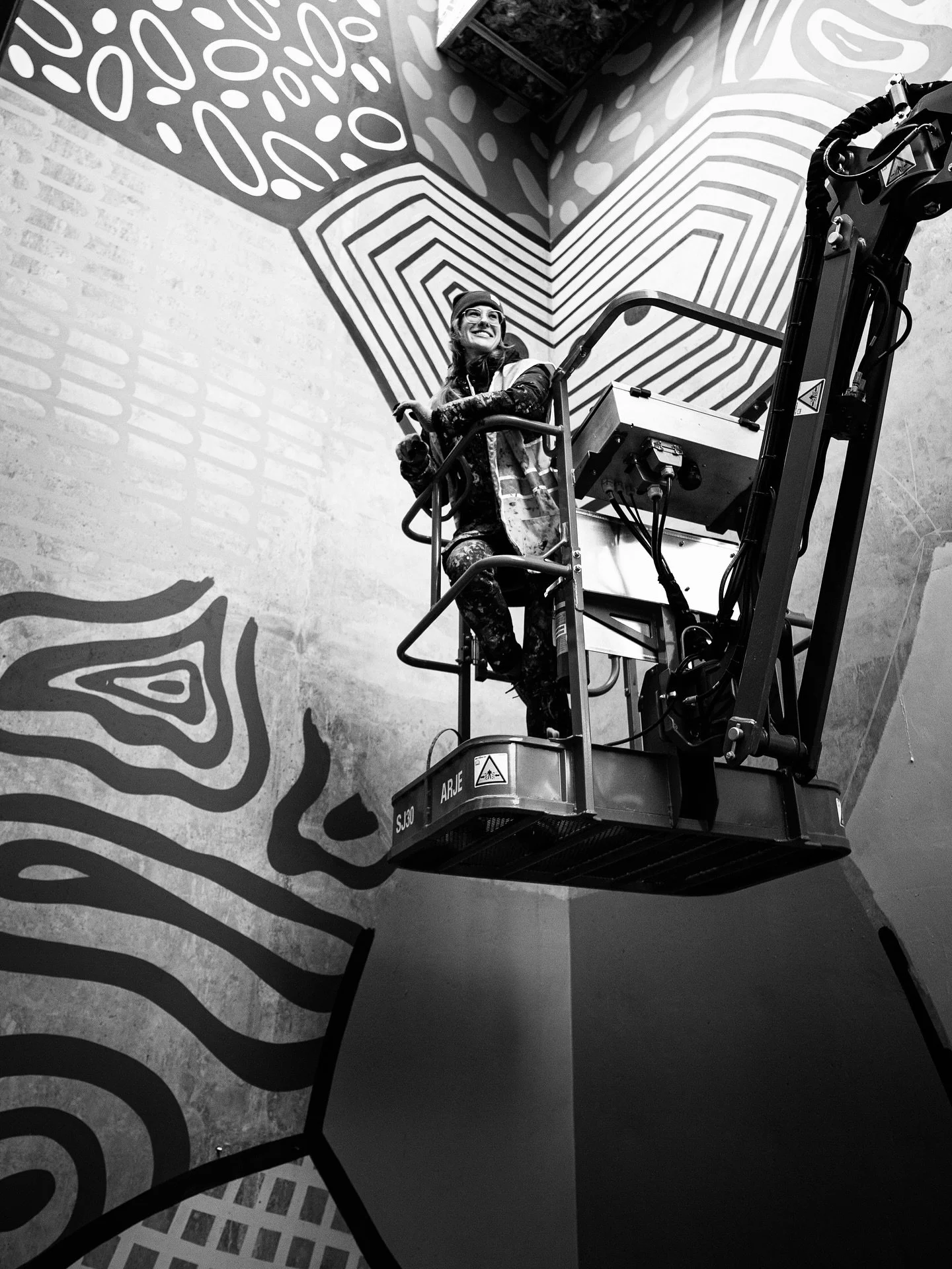 finito! @bonesandgold with her mural for our ole pals at johnson &amp; carr. this apartment building is named terrapin (which is a type of small turtle and feels appropriate for somewhere to call home!) &mdash; her design was inspired by the unique m