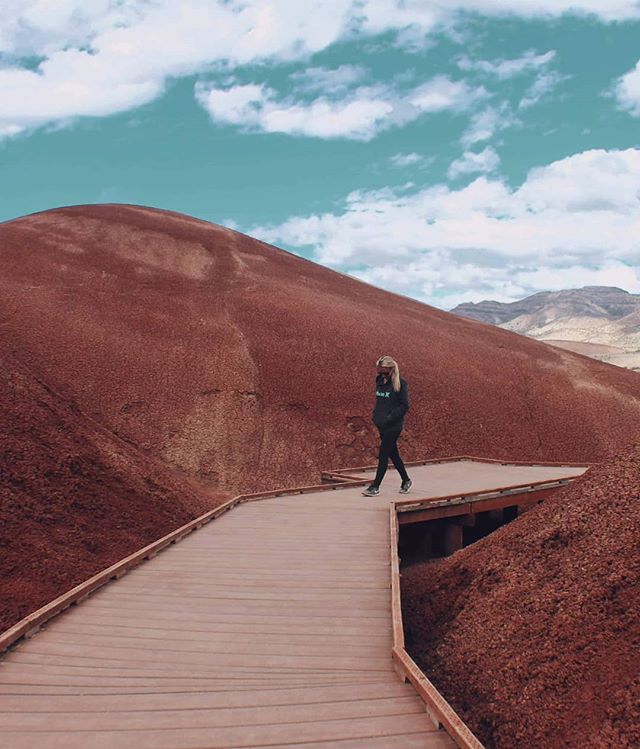 Can never get over how intense the colors are out here 🌈
.
.
.
.
.
.
.
.
.
.
.
.
.
.
.
.
.
#traveloregon #oregonexplored #oregonlove #paintedhills #centraloregon #wanderers #vanlife #vanlifeexplorers #vanlifeamerica #findyourfreedom #findyourpark #d