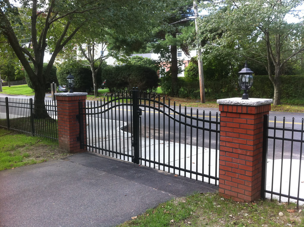 aluminum Estate gate in Brookline