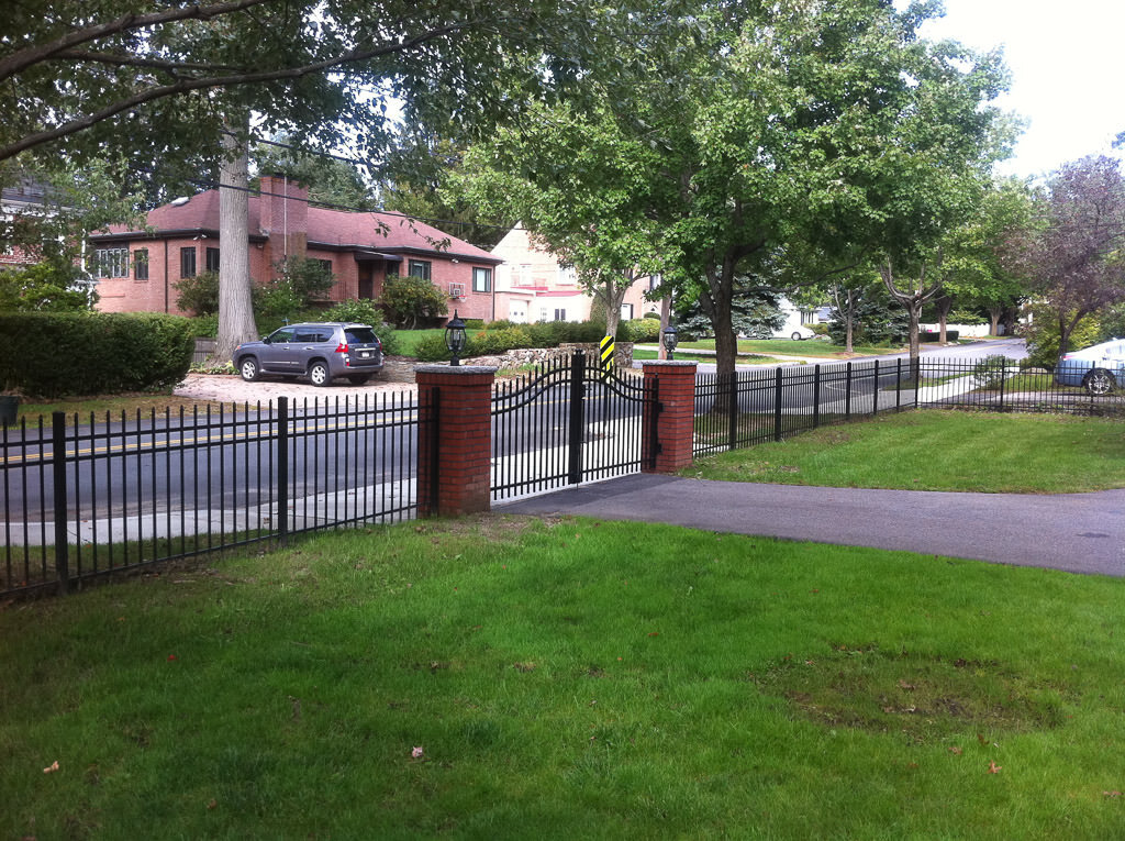 aluminum Estate gate in Brookline3