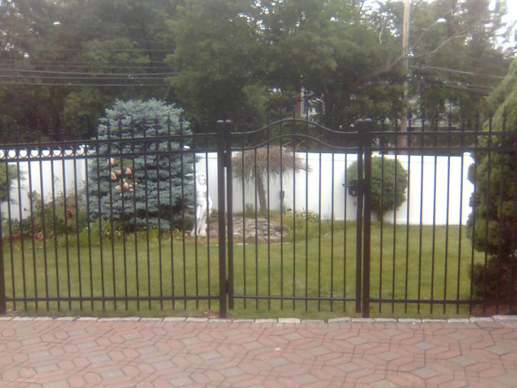 Ameristar steel fence in Newton2