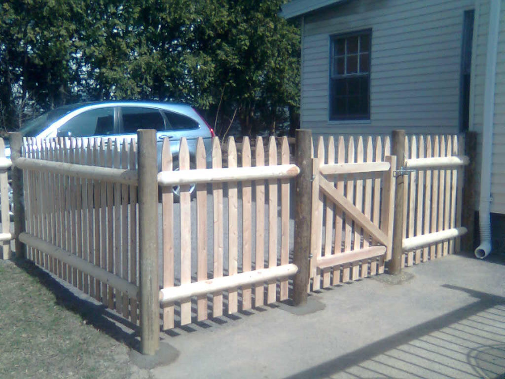 4' high space stockade, rustic rails2