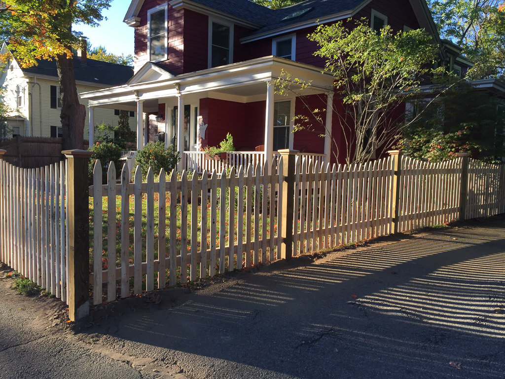 spaced scalloped stockade in Newton2