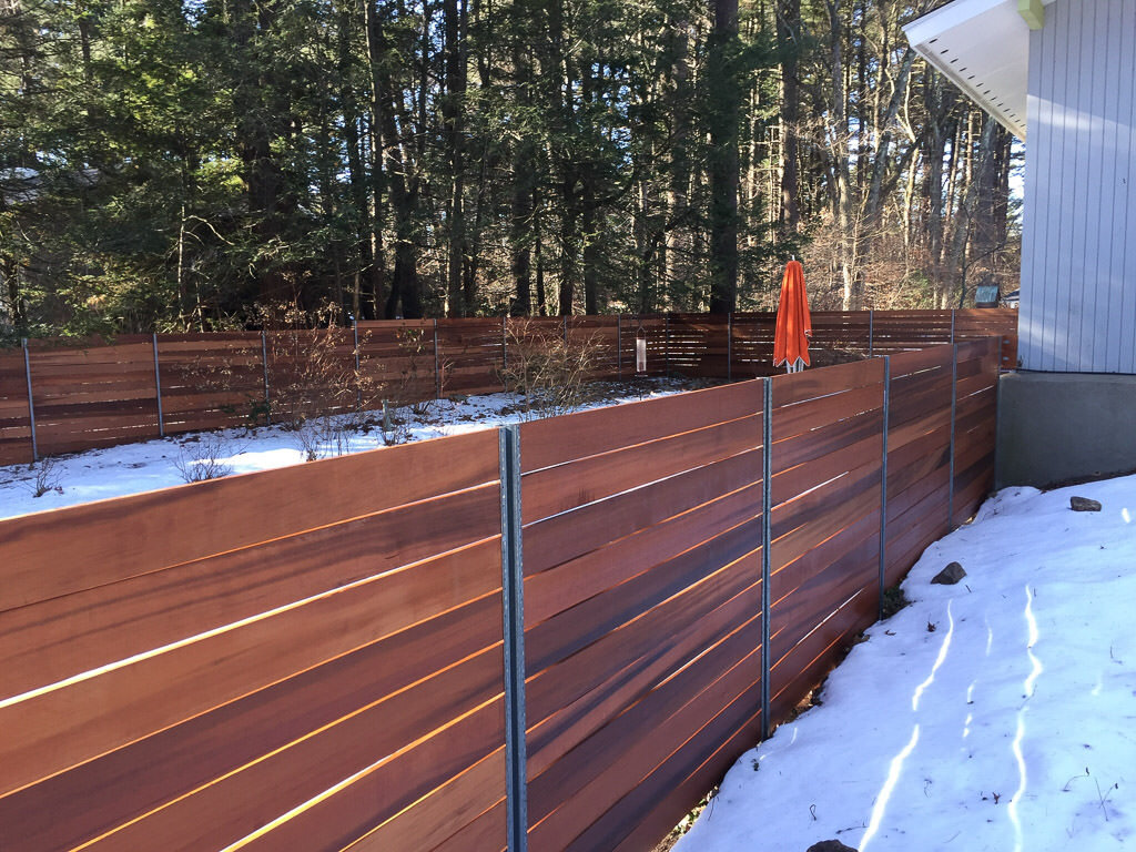 cedar horizontal board with steel post4