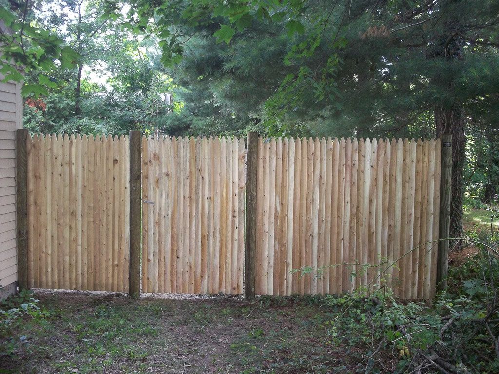 6 high cedar stockade with gate