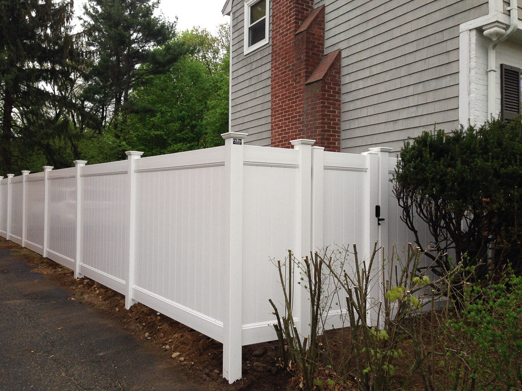 6' high white vinyl in Waltham