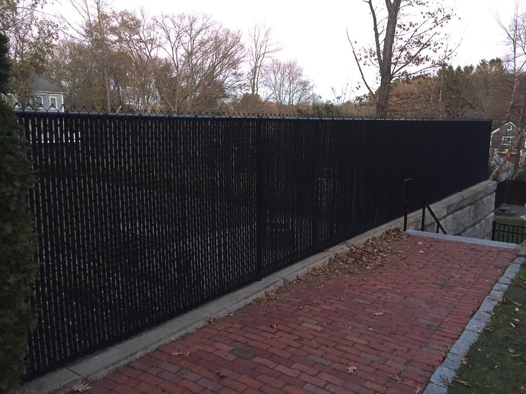 black chain link with privacy slats2