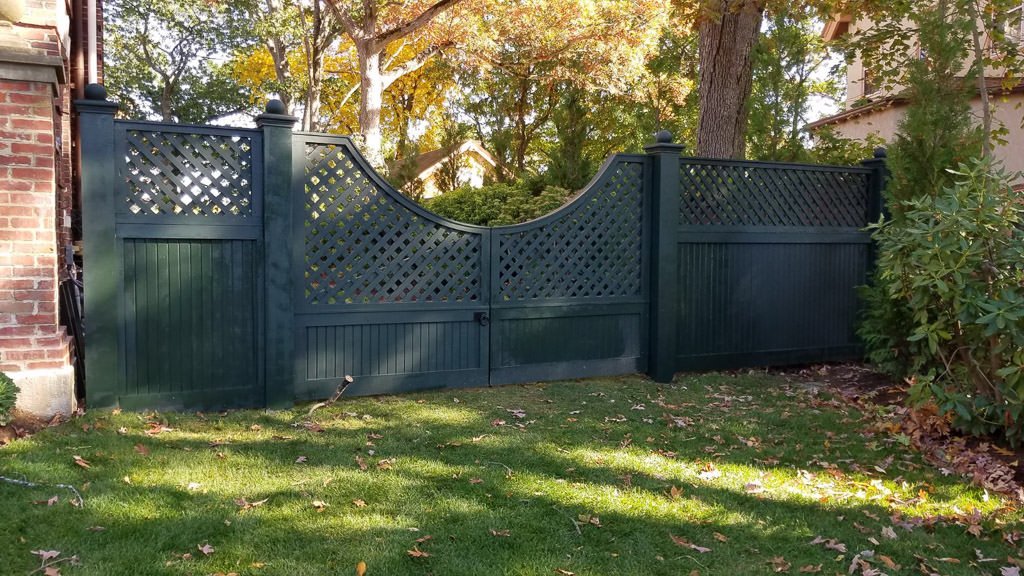Custom lattice top fence in Winchester