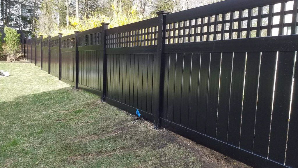 Black vinyl, English lattice topper in Newton