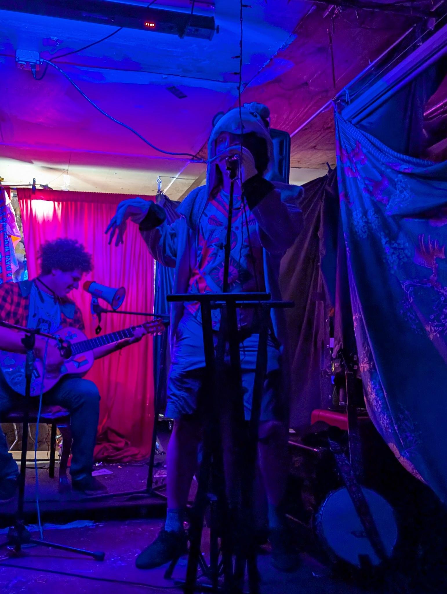 Folkpunk and drag