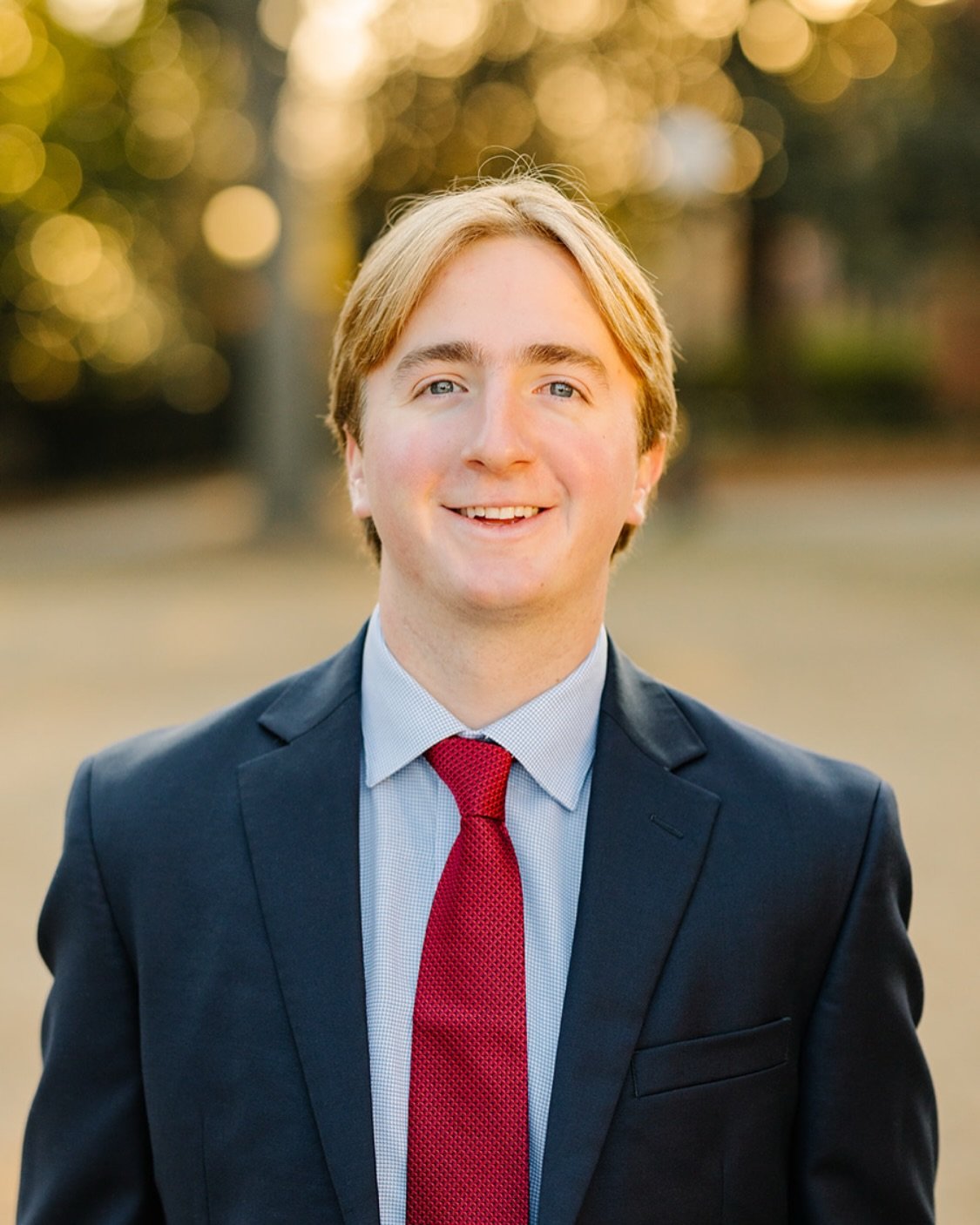 Caught the sun at the right time with @justinwking 

.

.

.

#athensga #athensgaphotographer #uga #ugagrad #ugagraduation #ugagradphotos #uganorthcampus