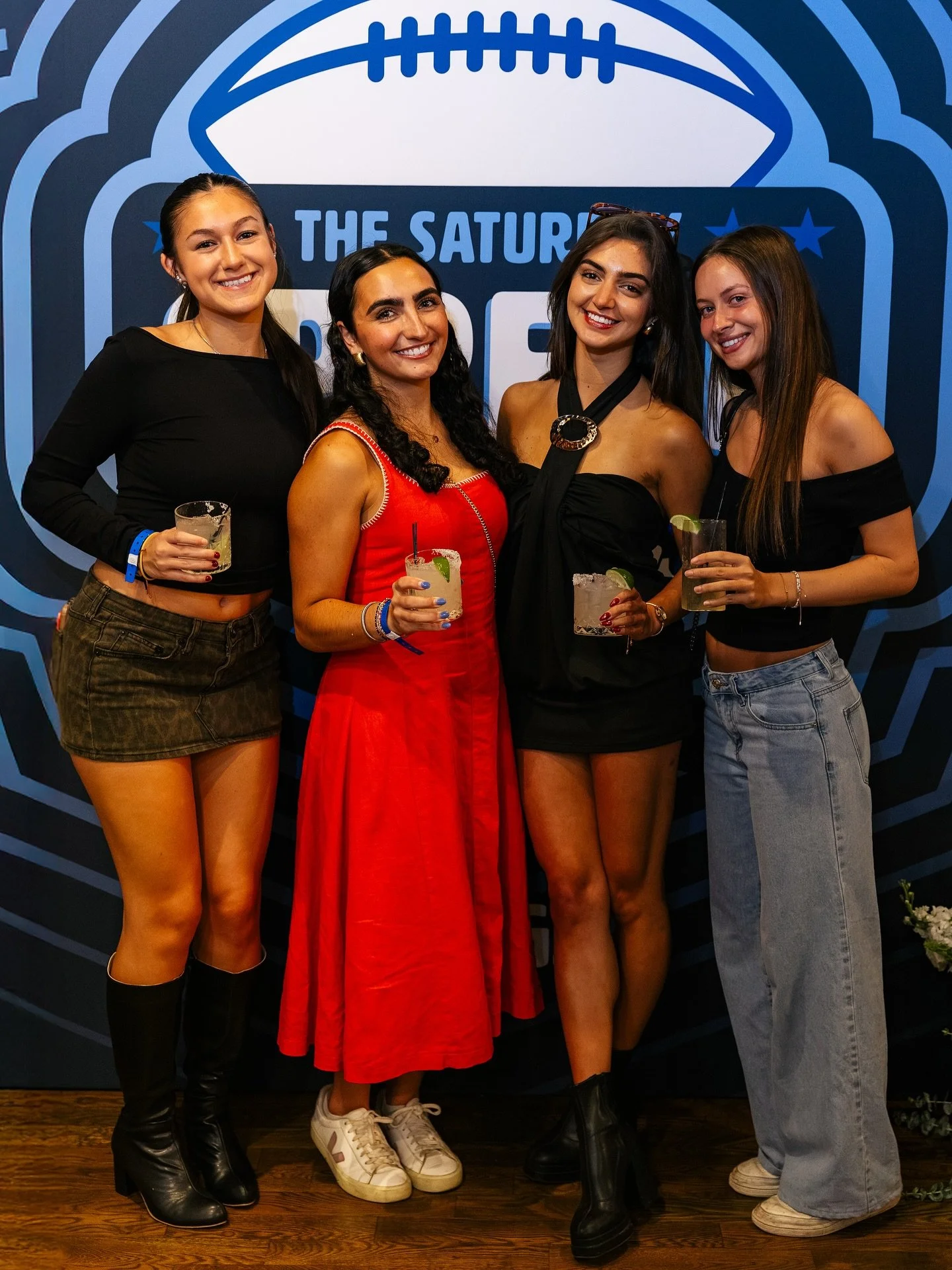 Had a lot of fun capturing this event @trappezepub while the Dawgs played 🐾 

It was a semi-secret event and Hellmann&rsquo;s new flavors were the secret sauce 🔥 

Coordinated by the talented @beventsnyc for @people and @hellmannsmayonnaise 

#athe