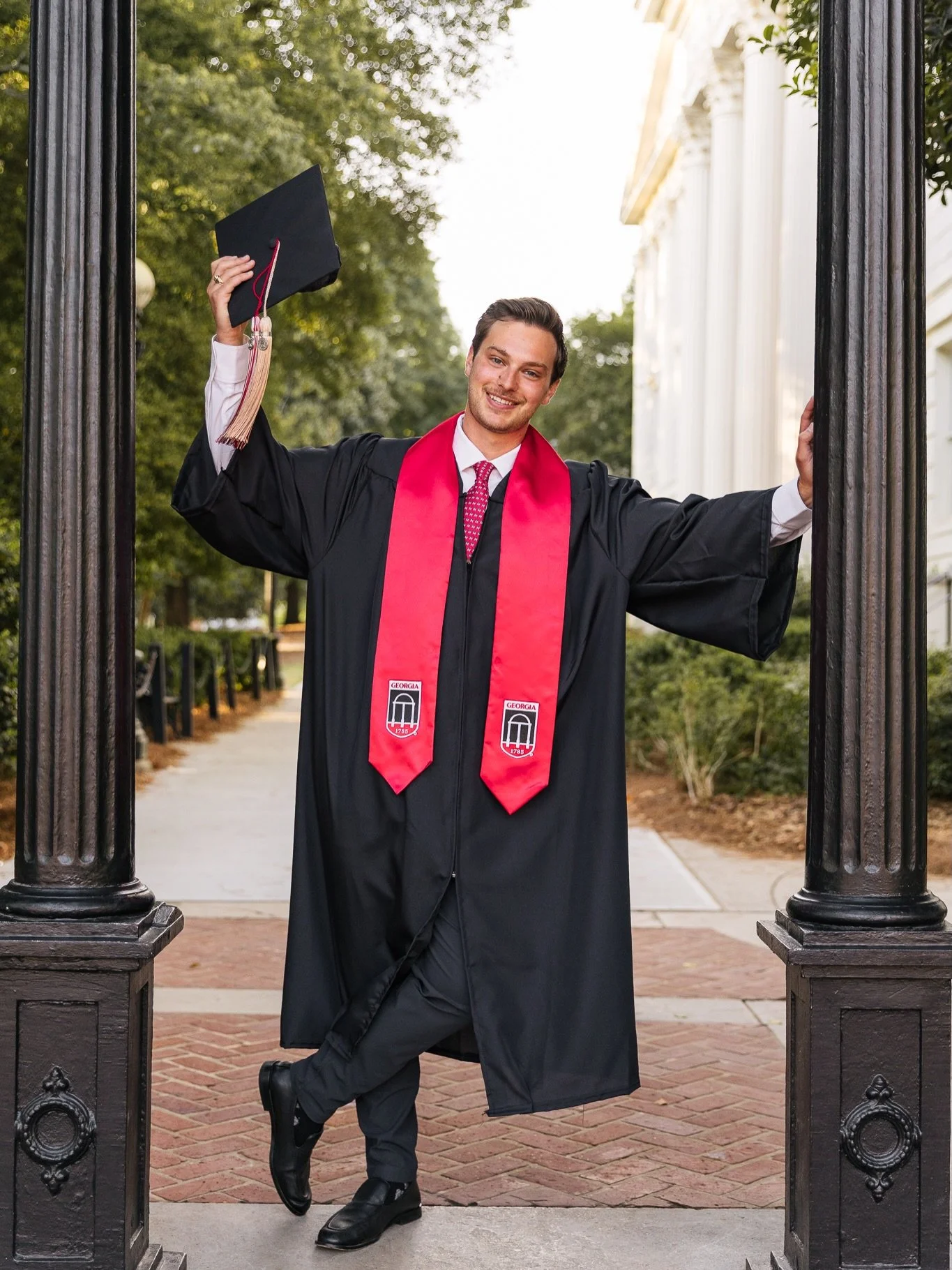 Griffin got grad photos for the memories 🎓 

If you&rsquo;re graduating this May and you&rsquo;d like celebratory photos, there&rsquo;s still time! Reach out and we can set something up. 

If you&rsquo;re NOT graduating this May and you&rsquo;d stil
