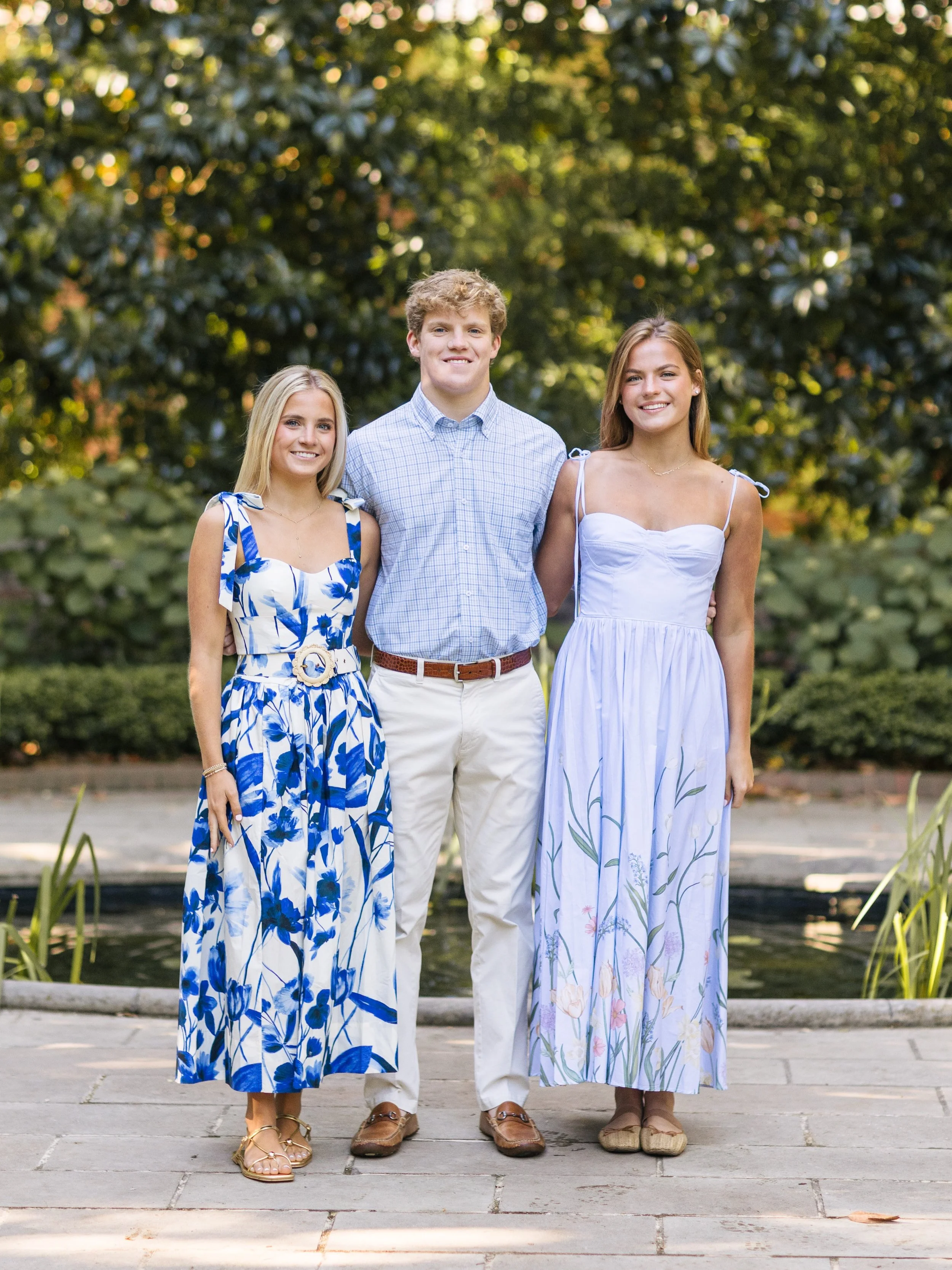 A photo session with the @cowarttrips to celebrate their graduation from @athens_academy 

Maggie, Cash and Copeland brought plenty of experience being in front of the camera, which made the time fly by while allowing us to fit in multiple wardrobe c