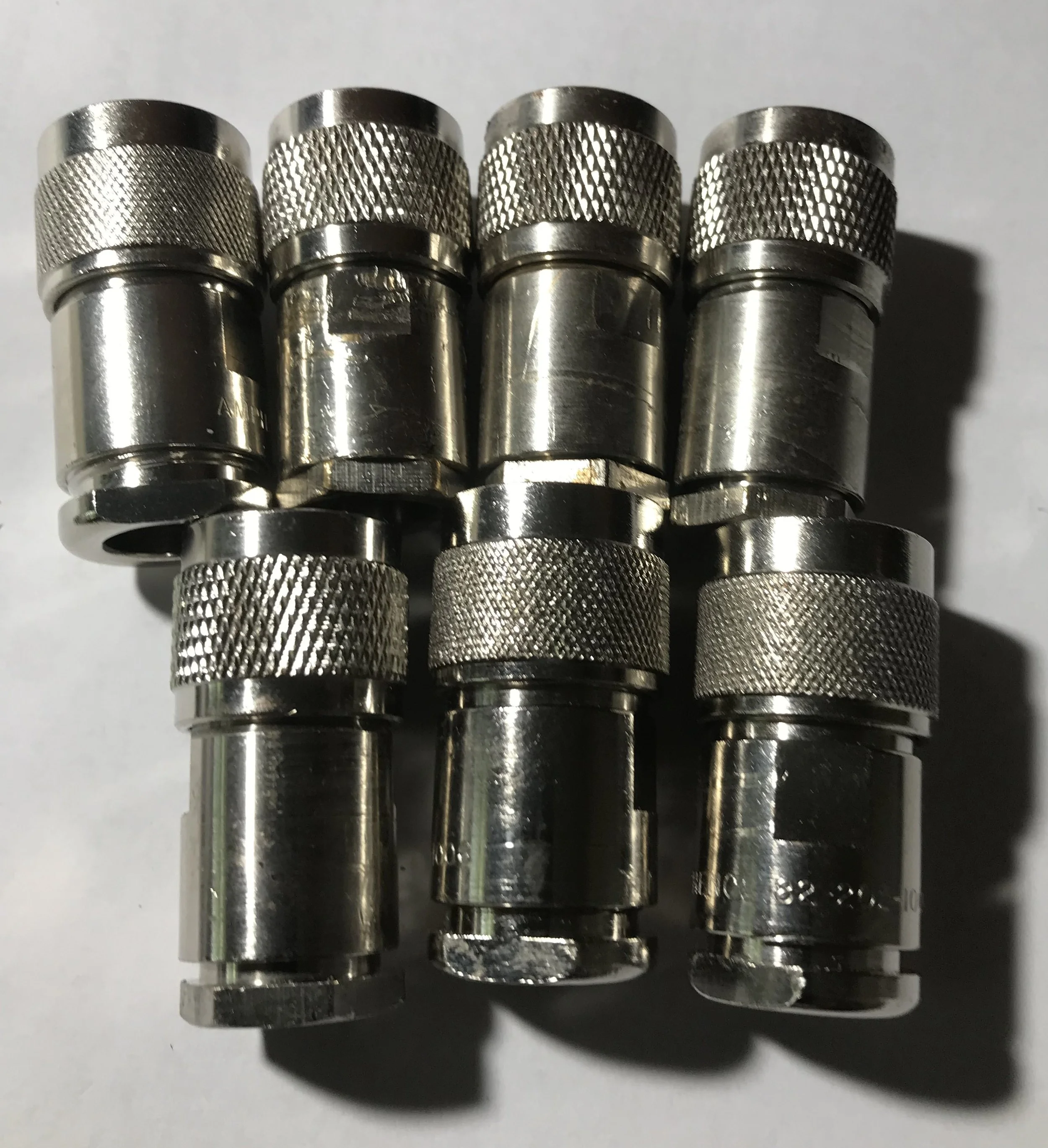 Lot 25-002 - 7 N-Connectors