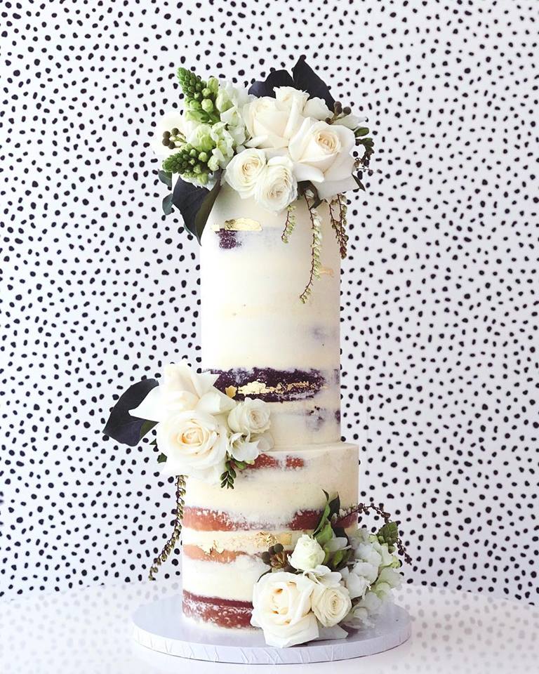 wedding-cake-white-blooms.jpg