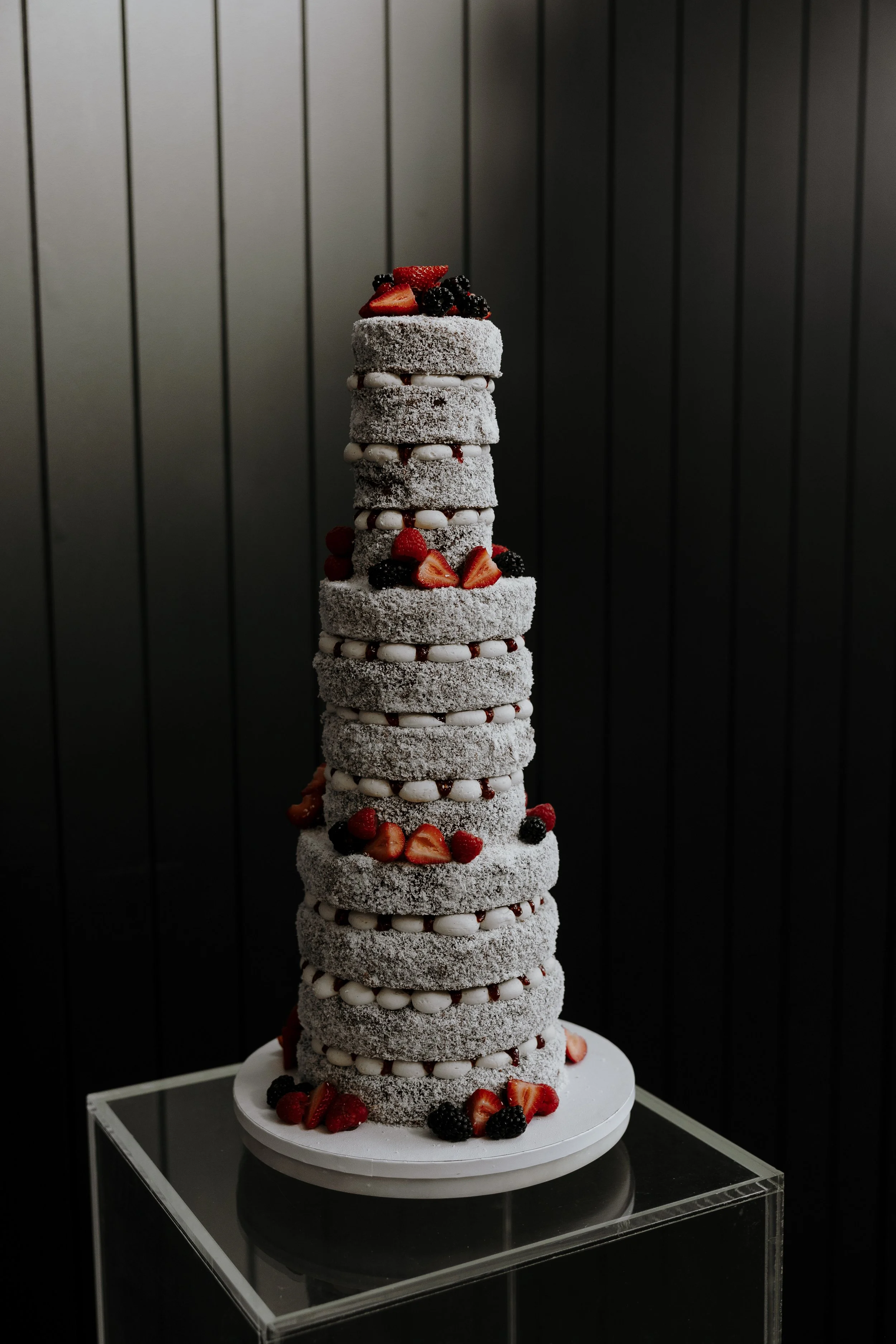 The Ultimate Guide to Ordering Your Dream Wedding Cake from Petal and Peach Bakery