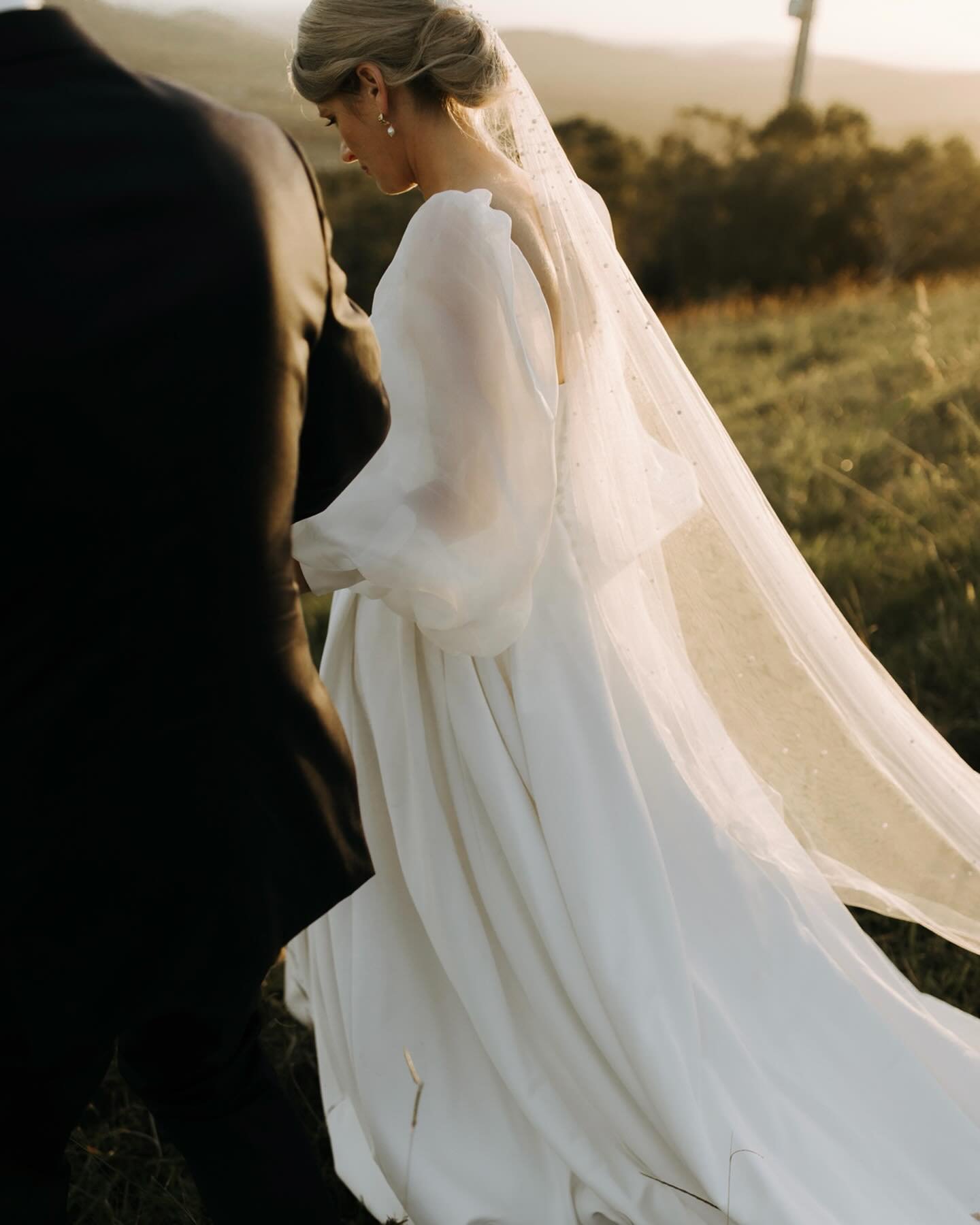 These two are pure gold. Kind, salt of the earth people who had a focus on family, friends and having a good time on their wedding day. It was planned to perfection at the glorious @thelookoutwoodbury so Ash and Tyson could enjoy their time and didn&