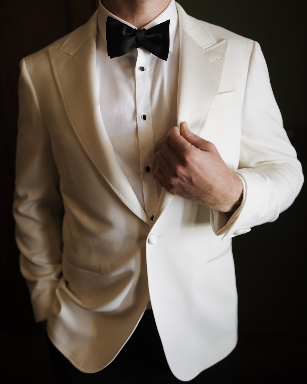 Getting ready moments with Matt and his boys at @gabbinbar

#bridetobe #weddinginspo #tietheknot #weddingphotography #countrywedding #countryweddingphotographer #luxurywedding #destinationwedding  #realwedding #toowoombawedding #brisbanewedding #scen