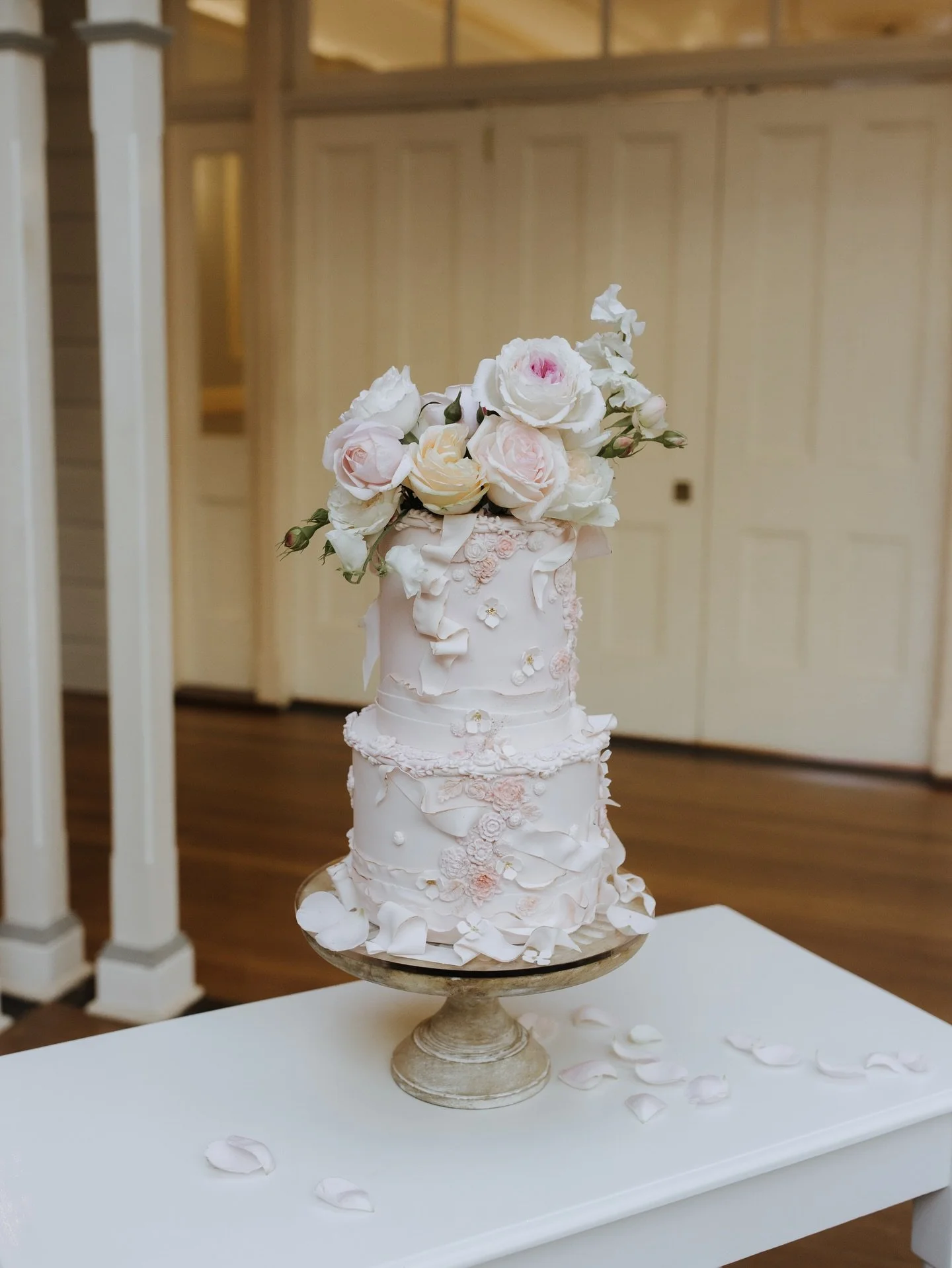 Some people call it a cake&hellip; I call it a work of art! @cakehouse.by.katrinaallan you are amazing