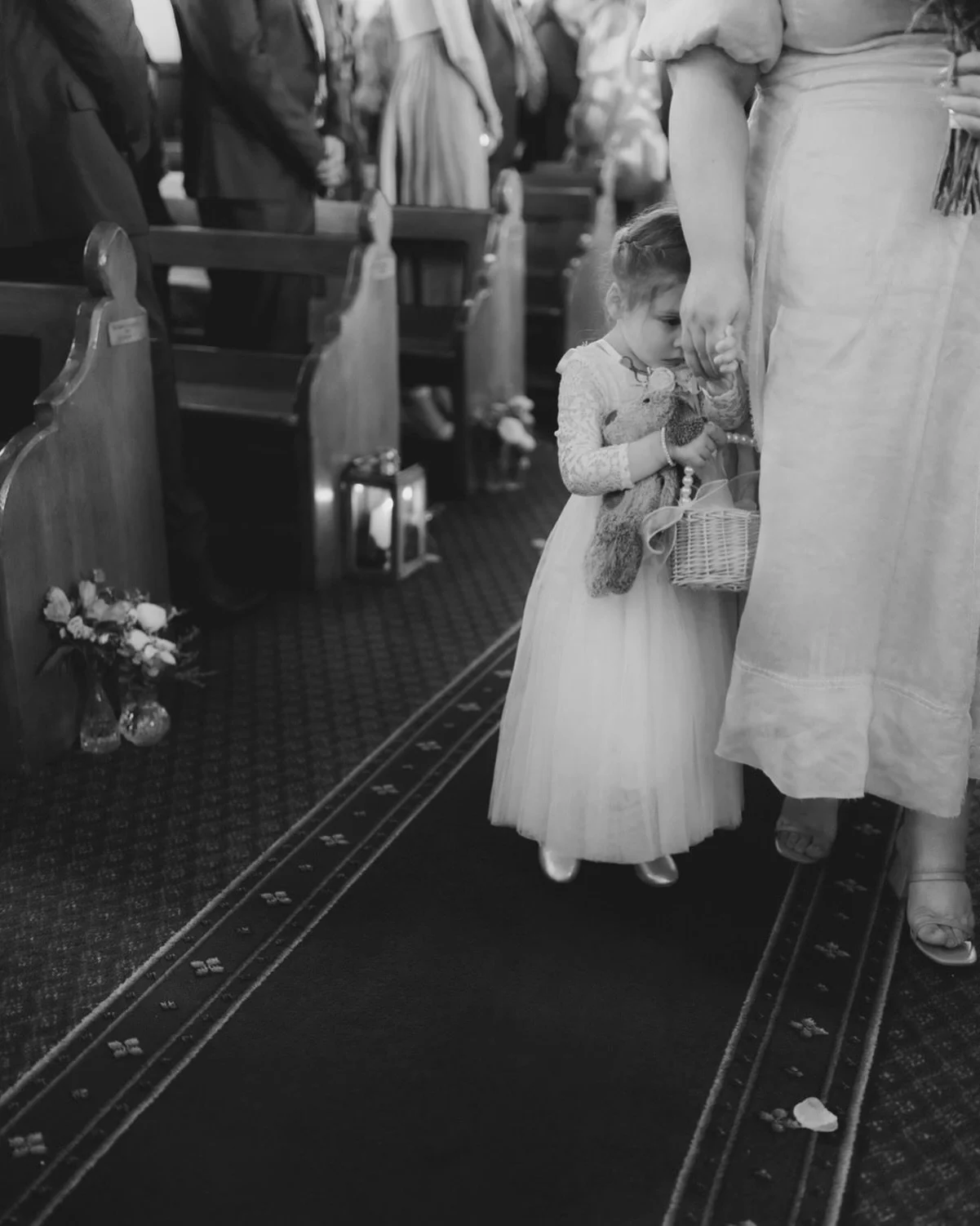 It really doesn&rsquo;t matter what little people do on a wedding day. Hide, cry or run the other way down the aisle&hellip;. it&rsquo;s still just so adorable 🥹🤍