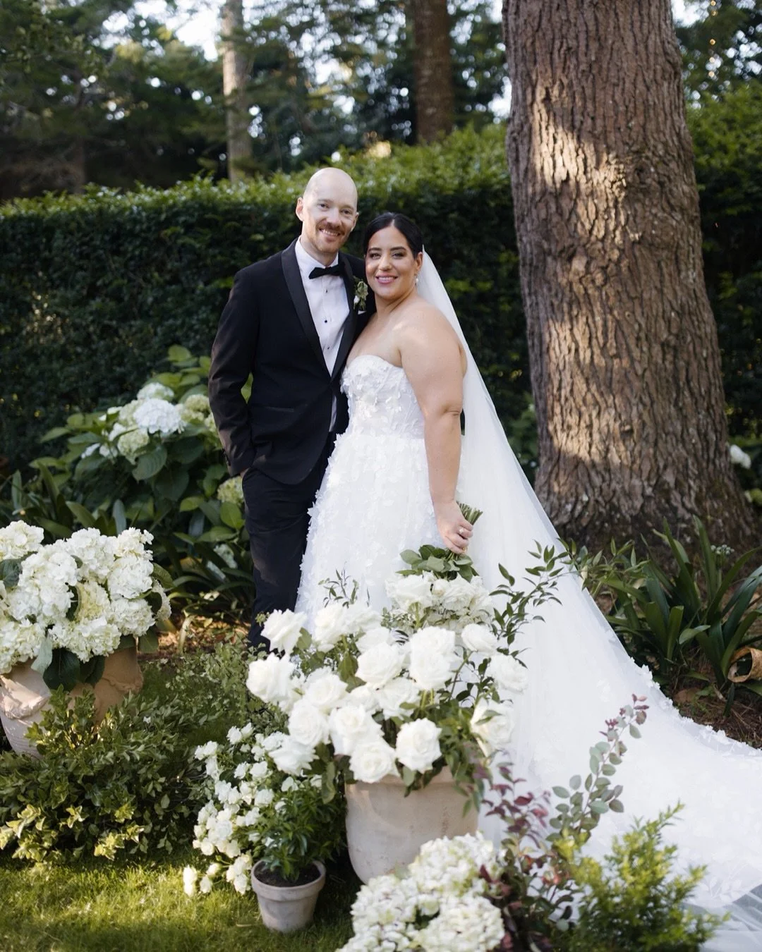 Four weeks (yes just FOUR WEEKS!) after welcoming a baby boy into their lives, Amy and Robert were married at Gabbinbar in a perfectly elegant celebration between Christmas and New Year. With a newborn, a cross-country move from WA to Queensland, and
