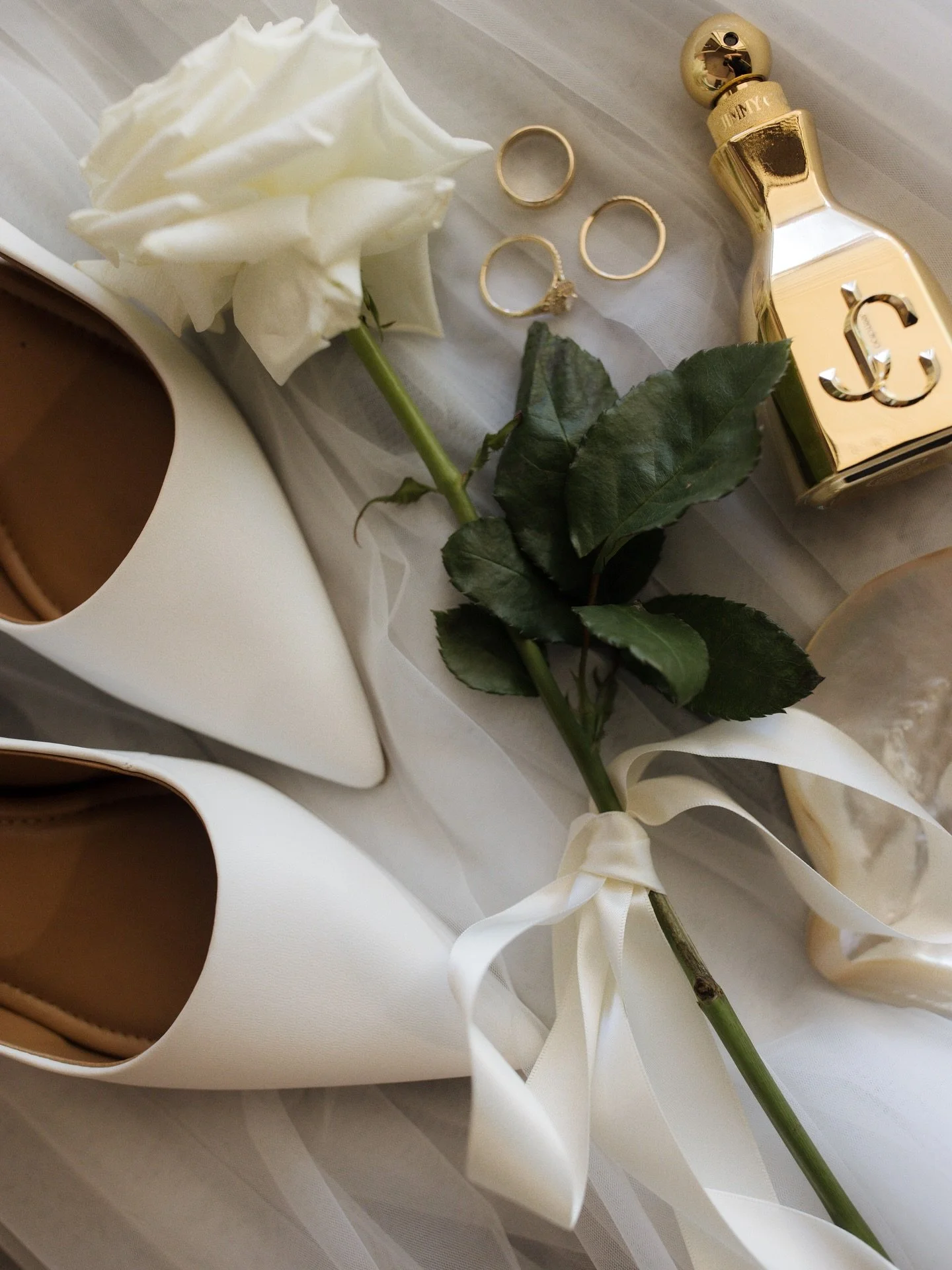 All the pretty details at @gabbinbar for Amy 🤍

#weddingphotography #countrywedding #countryweddingphotographer #luxurywedding #destinationwedding  #realwedding #toowoombawedding #brisbanewedding #scenicrimwedding #goldcoastweddingphotographer #suns