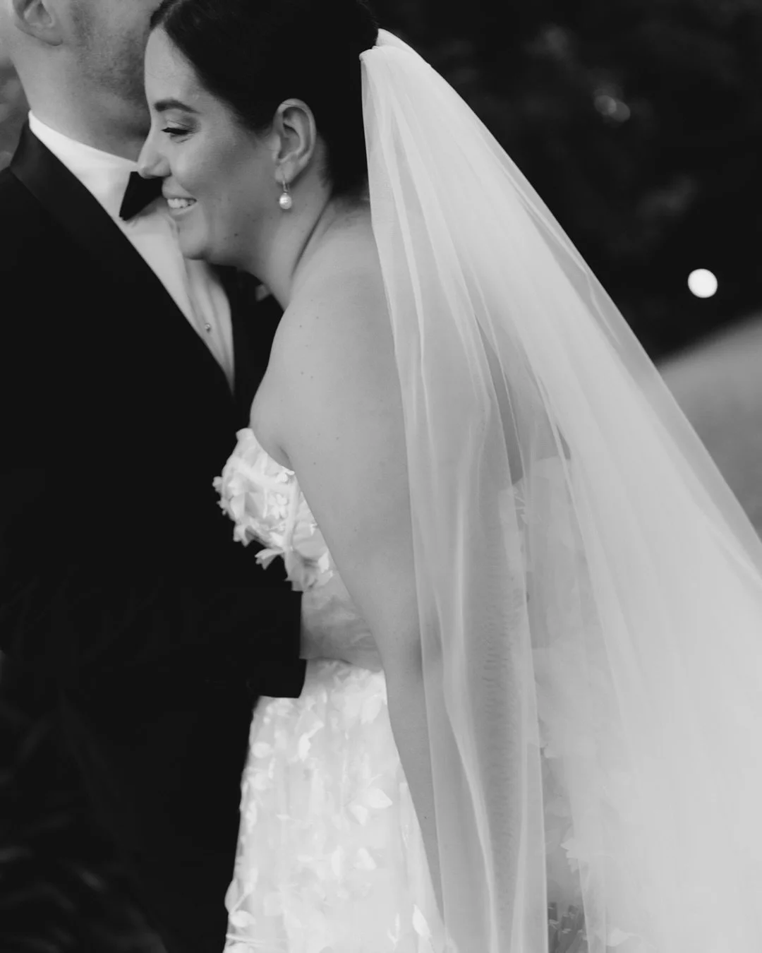 Some classic B&amp;W stills from this beautiful day a few weeks back 🤍🖤

@gabbinbar 
@jessicaturich 
@amymylrea_makeup 
@luvbridal
@carmenhairartistry 
@emunahevents_ 
@jilliciouscakes 
@twelve08studios 
@beccyandthejets 
@thesurfingcelebrant 
@amy