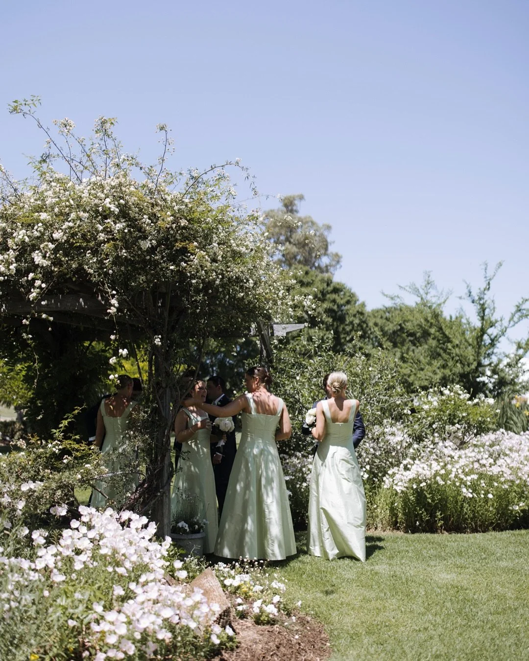 One for the ages. A classic garden party on the banks of the river 🤍

@lizes_lampshades 
@eliza_bucknell 
@momentsofwhite 
@melindaodonoghue 
@faceenvy
@relishcateringnarrabri 
@venusmusicband 
@little_event_angel 
@sperrytents_huntervalley 
@toowoo