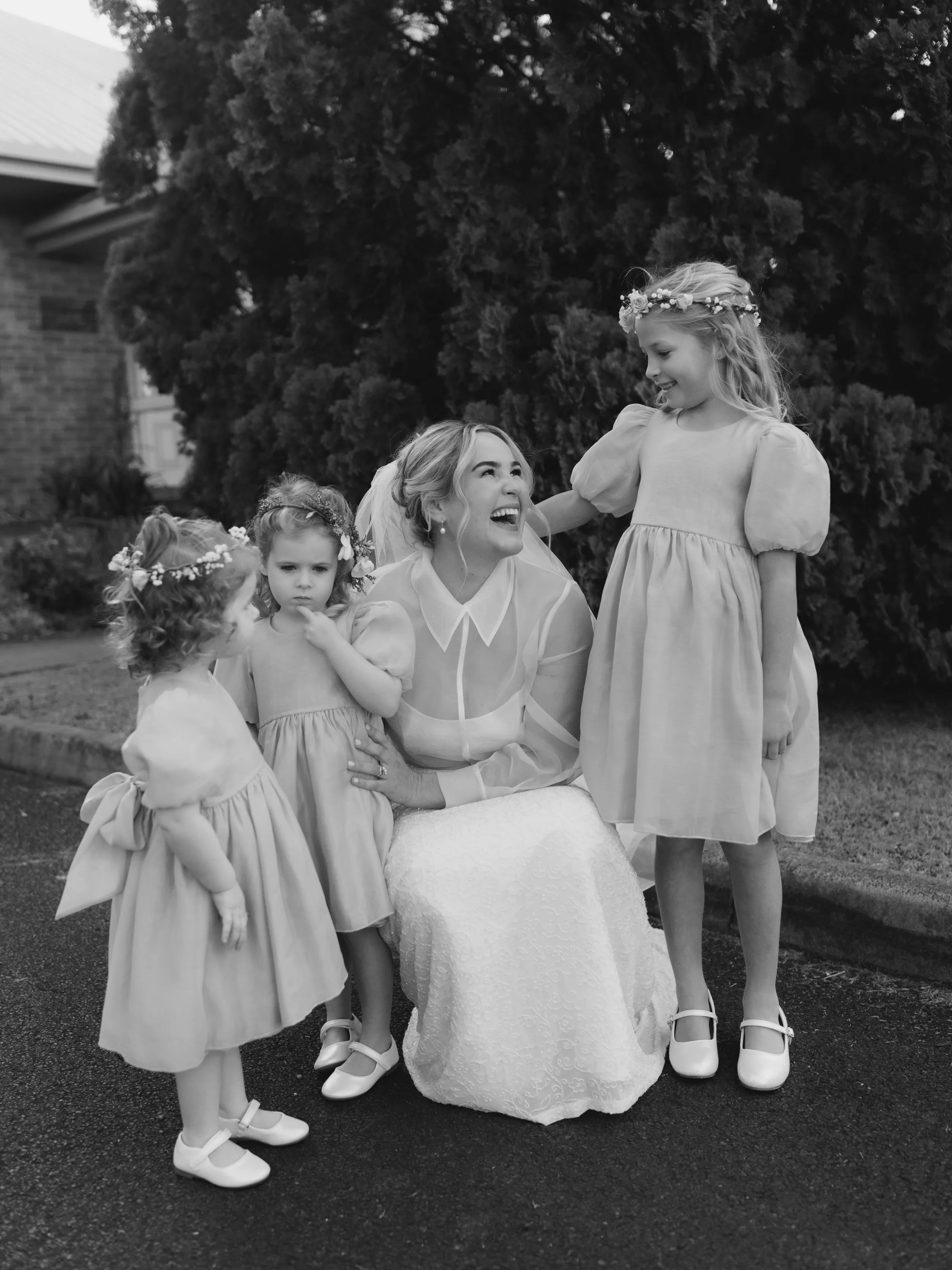 Georgie and her girl gang 🤍

@georgie.knight 
@stuiefilmer 
@gipstoowoomba 
@darbbridal 
@by_hailey_ 
@maddisonwhykesmakeup 
@cakehouse.by.katrinaallan 
@jada.media on video 
@soundslikemichael