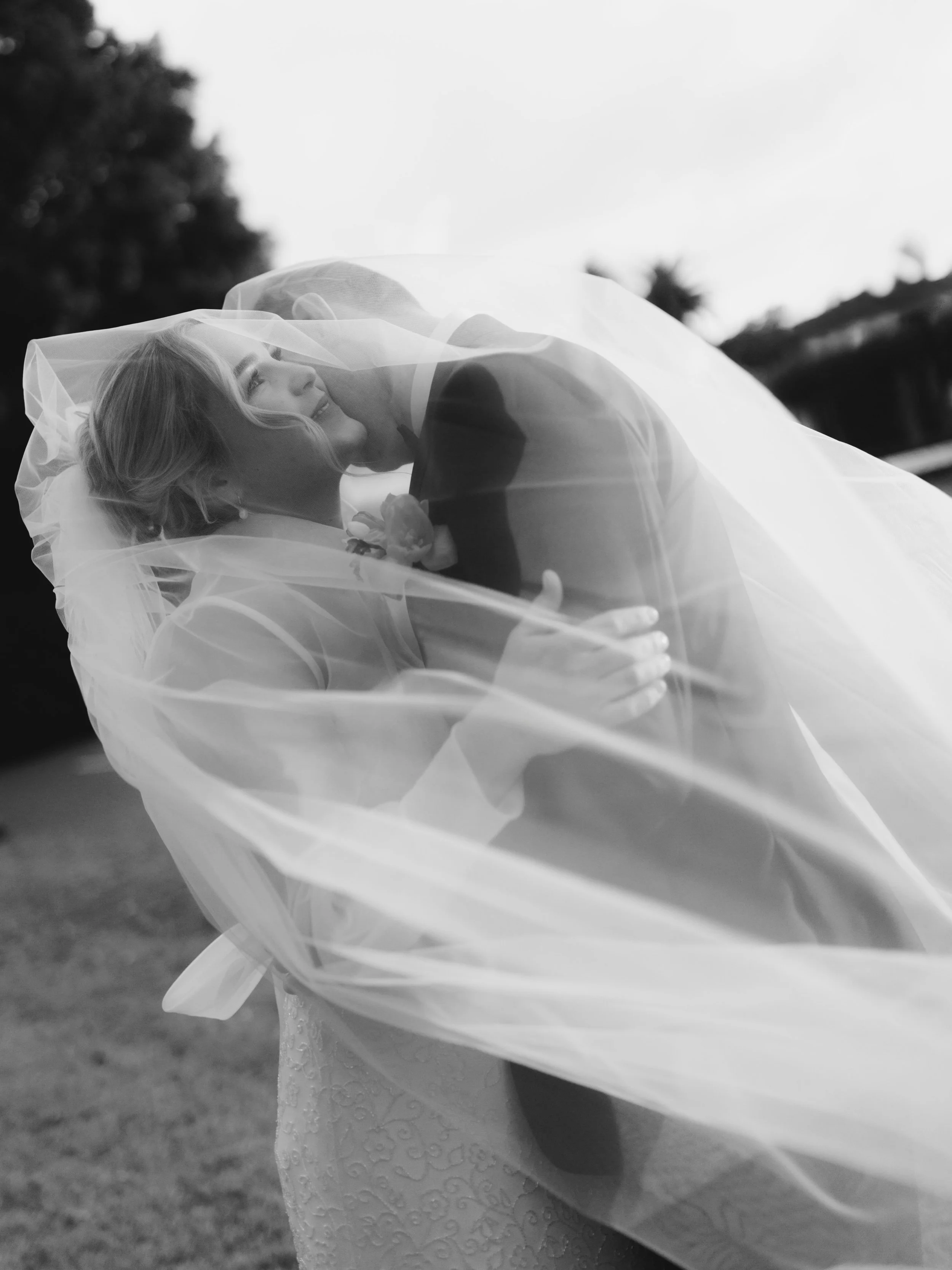 Tulle and sweet kisses on sunset. What&rsquo;s not to love❣️