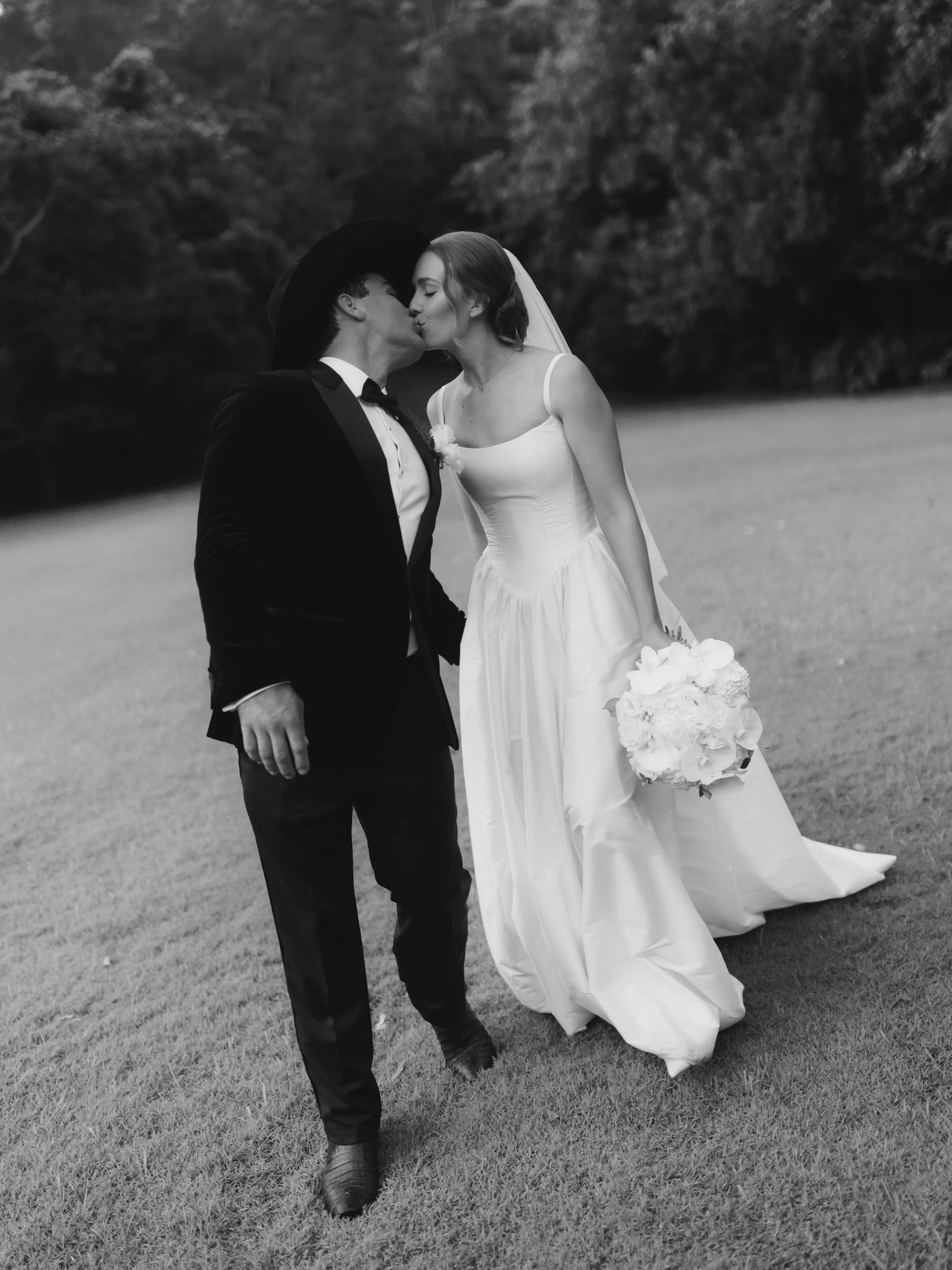Finding new favourites as I create some wedding albums 🤍🖤