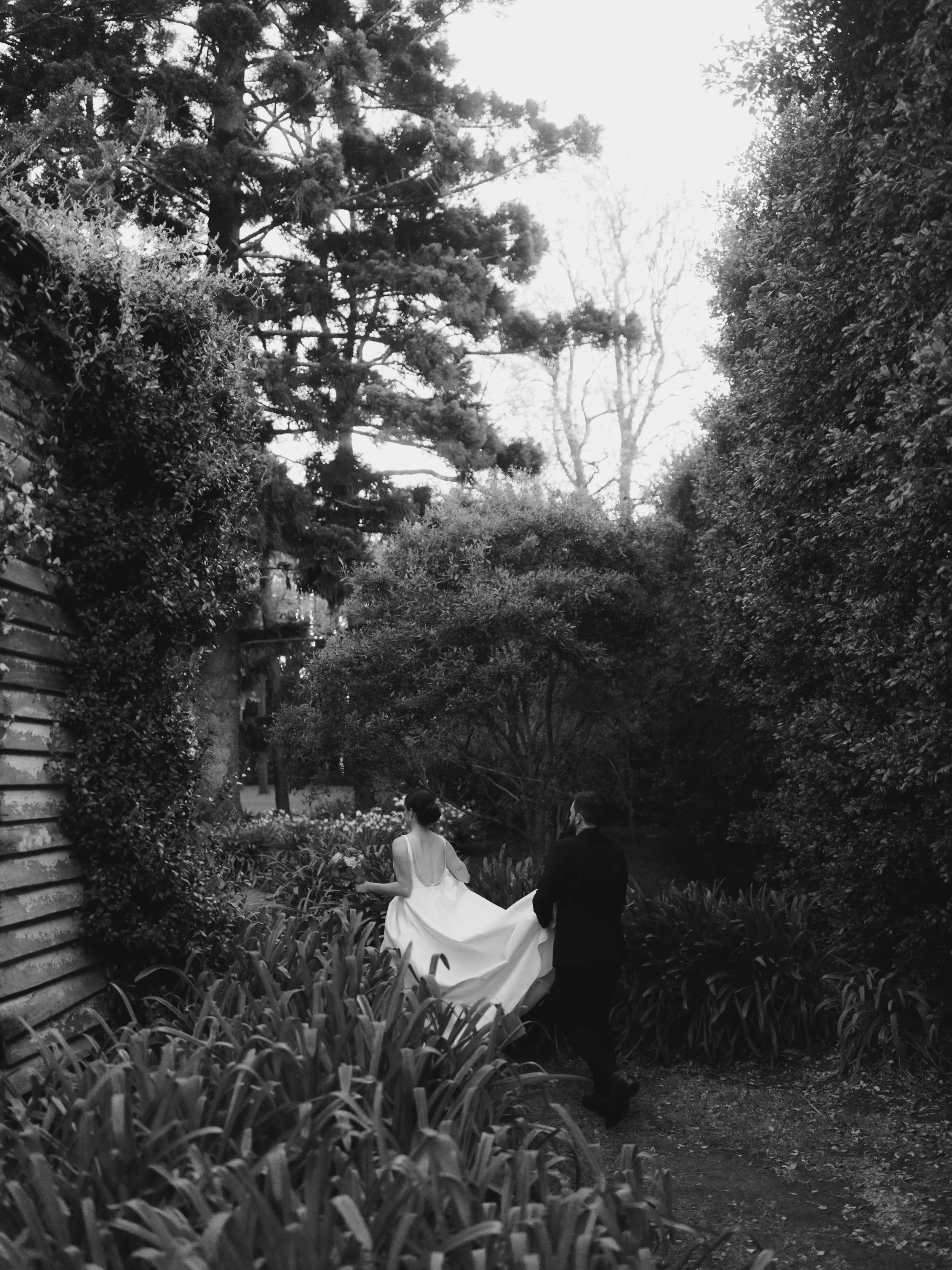 Home bound after my last Central Queensland wedding for the year and goodness it was special. Back in the office tomorrow to reply to all your beautiful enquiries and share some sneak peeks with you 🖤🤍