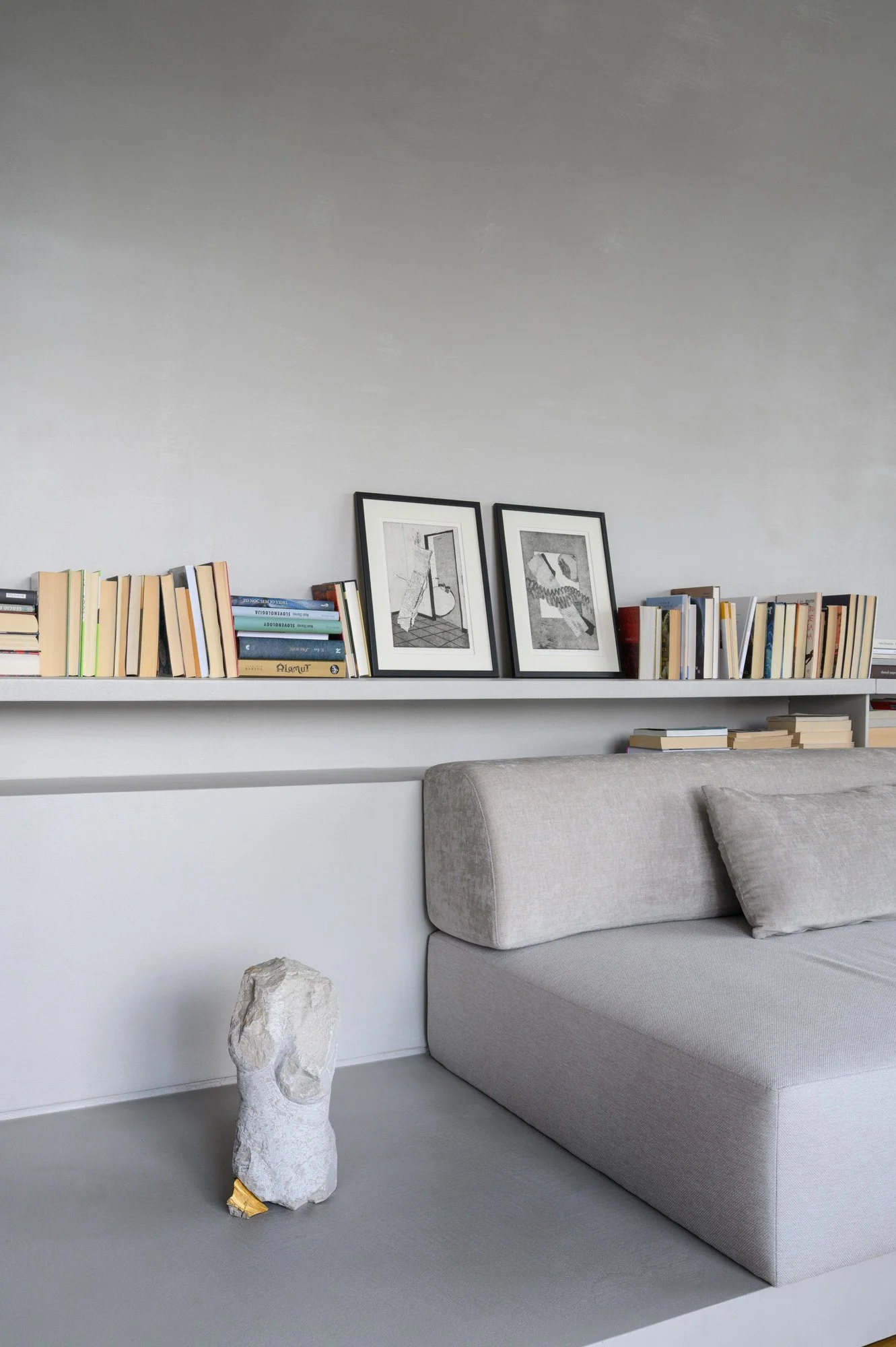 apartment-beneath-the-mountain-2026-GAO-miran-kambic-WEB-1.jpg