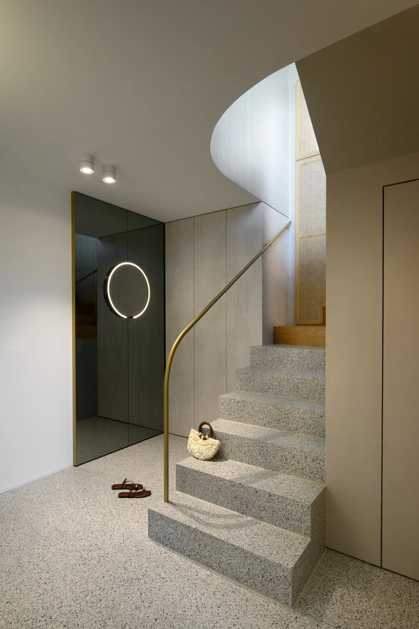 apartment-beneath-the-mountain-2026-GAO-miran-kambic-WEB-10.jpg