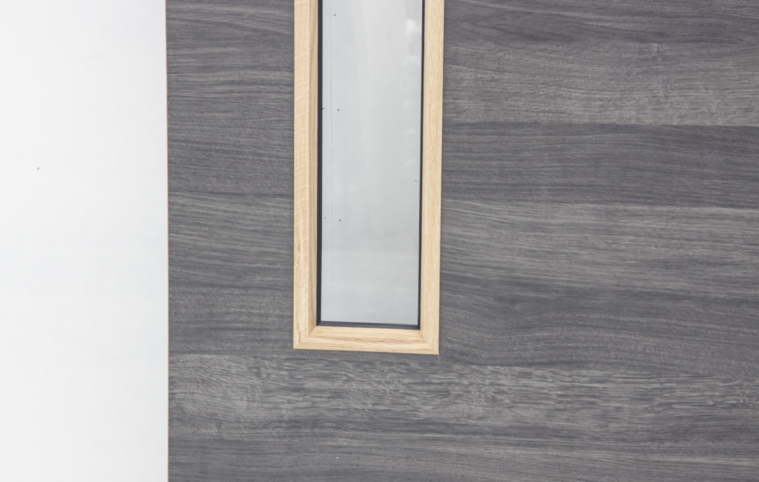 Horizontal Ebony Oak Cross laminate door