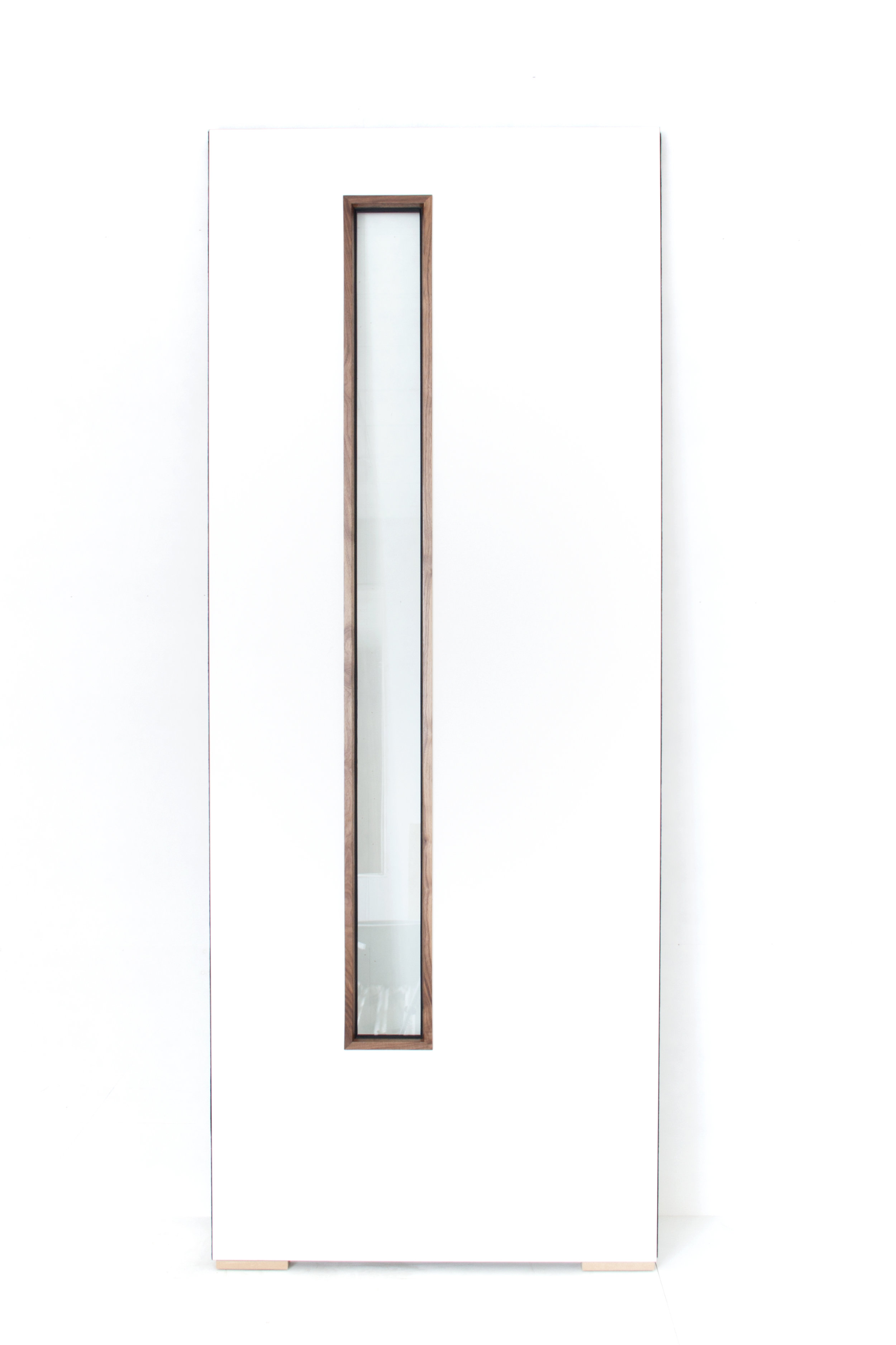 White Laminate Door with Walnut Beads