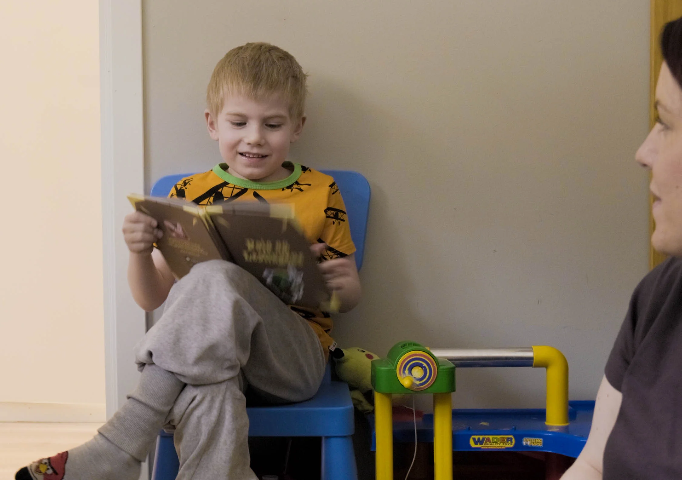 Tobias (7) cracked the reading code with the learn-to-read app Poio.