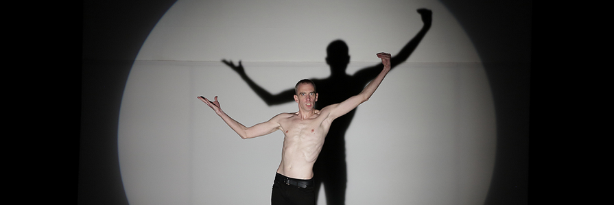 FESTIVAL TOTAL DANSE / Association Cliché - Sylvain Riéjou / Mieux vaut partir d'un cliché que d'y arriver