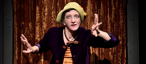 CLOWN / MARIE THOMAS / PÔVRE VIEILLE DÉMOCRASSEUSE