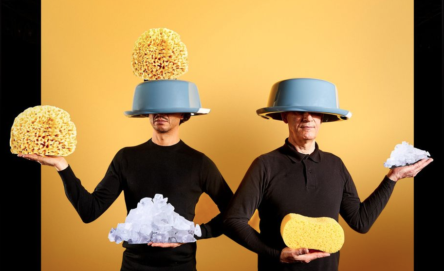 L'ÂNE CHARGÉ D'ÉPONGES ET L'ÂNE CHARGÉ DE SEL