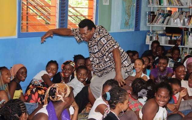 Jean-Bernard IFANOHIZA / LES CONTES ZINZINS