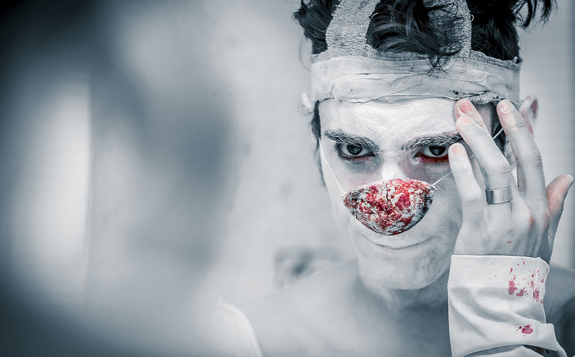 TYPHUS BRONX / TROP PRÈS DU MUR