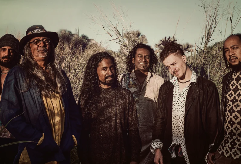 CHANSON REUNIONNAISE / GROUP ZISKAKAN - "LA SOURS"