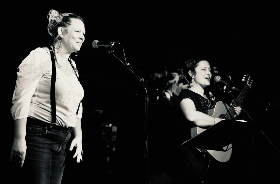 SEULE EN SCÈNE ÉROTIQUE + chanson française-CRÉOLE/ mam'zel epicoeur + DONITA