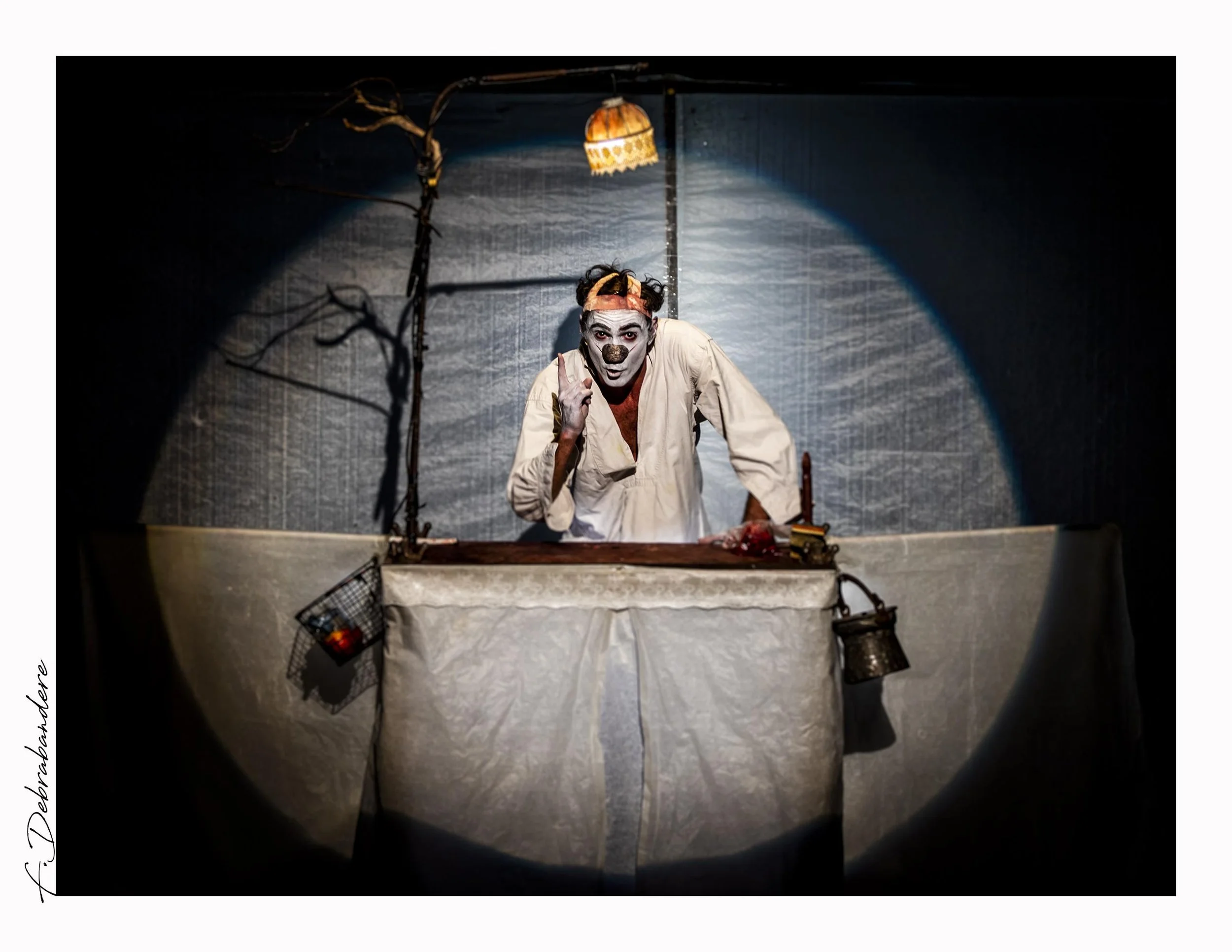 TYPHUS BRONX / LA PETITE HISTOIRE QUI VA TE FAIRE FLIPPER (TELLEMENT QU'ELLE FAIT PEUR) (3,30-5-12-15€)