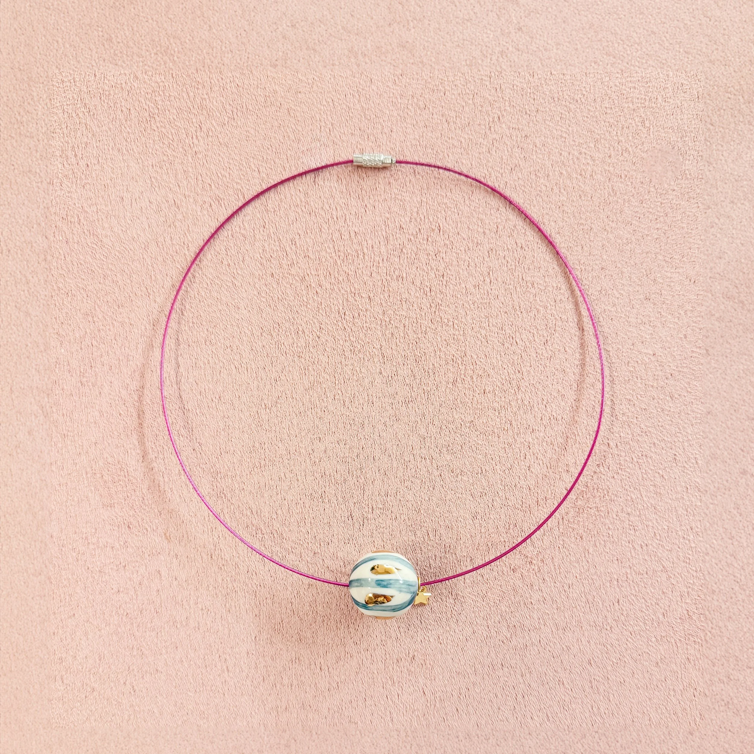 Collana  Altara Fucsia – Un pianeta etereo