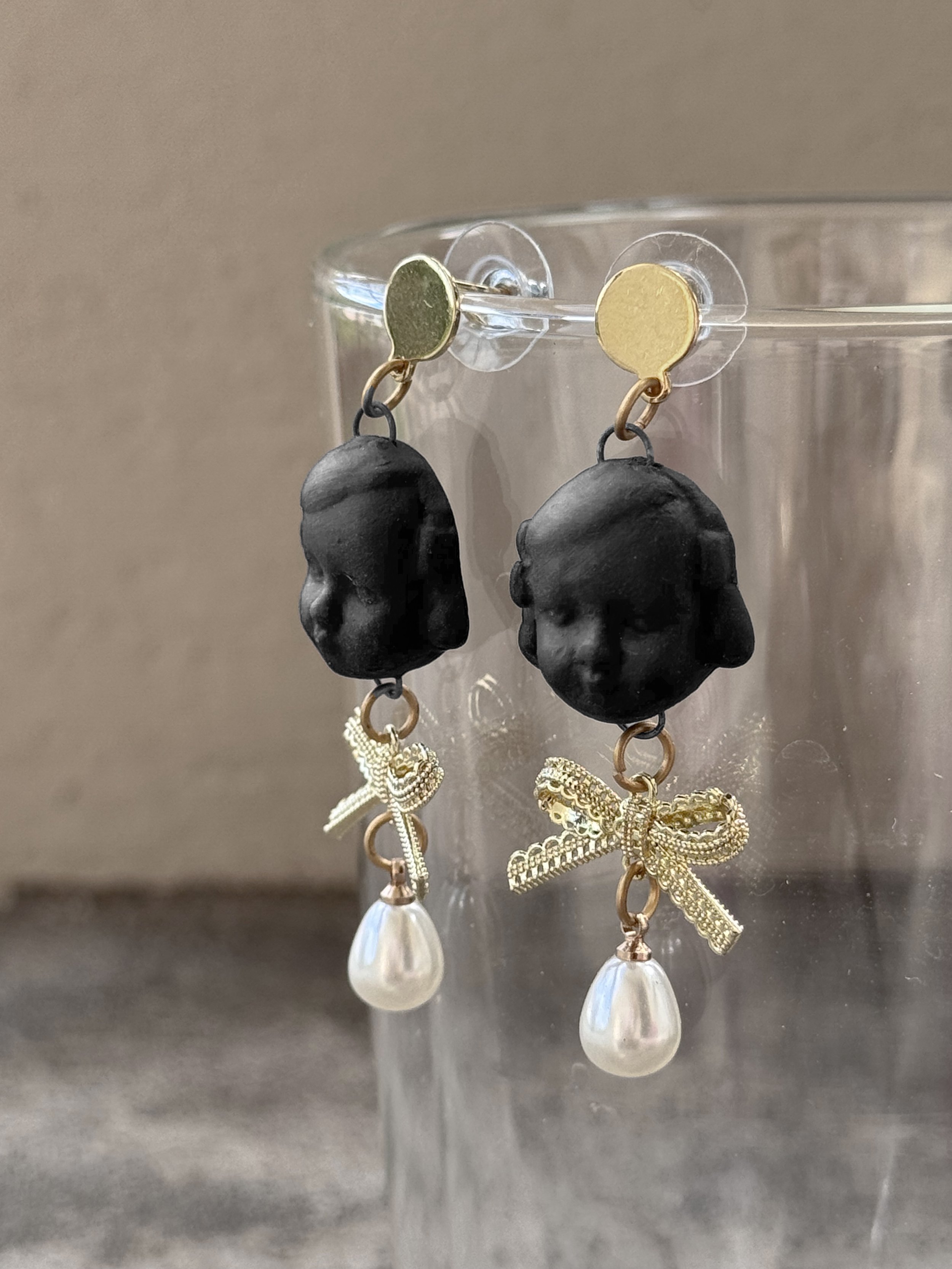 Zoedro-orecchini-BabyPop-pendenti-nero_01.jpeg