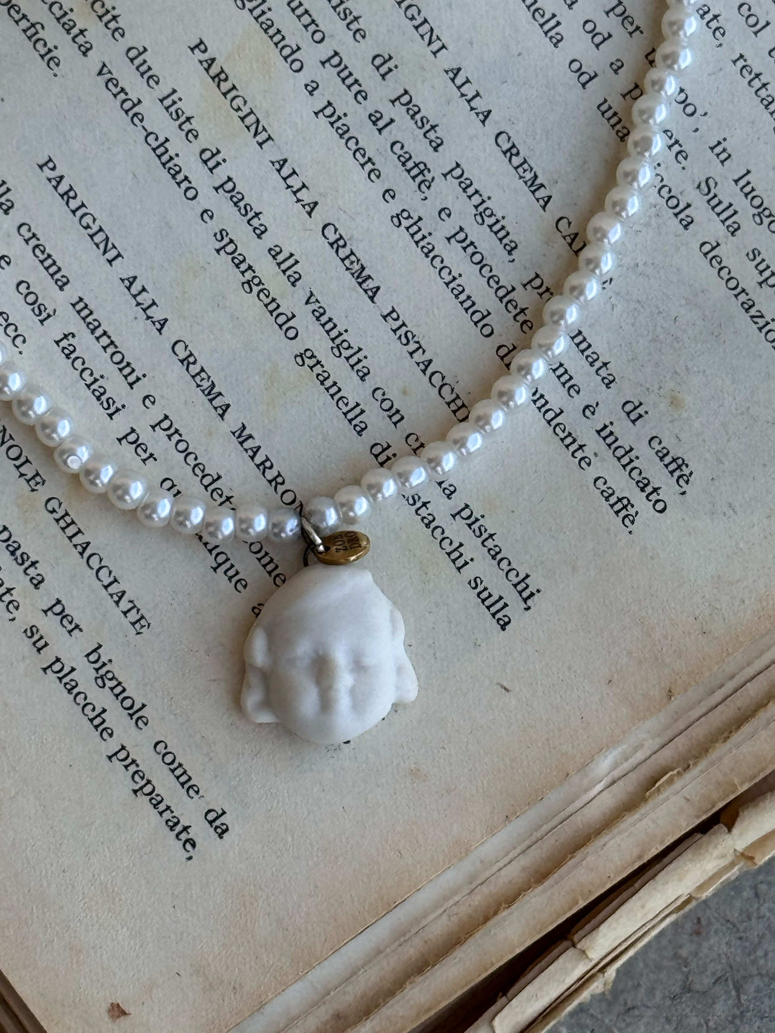 Zoedro-orecchini-BabyPop-collana-bianco_07.png